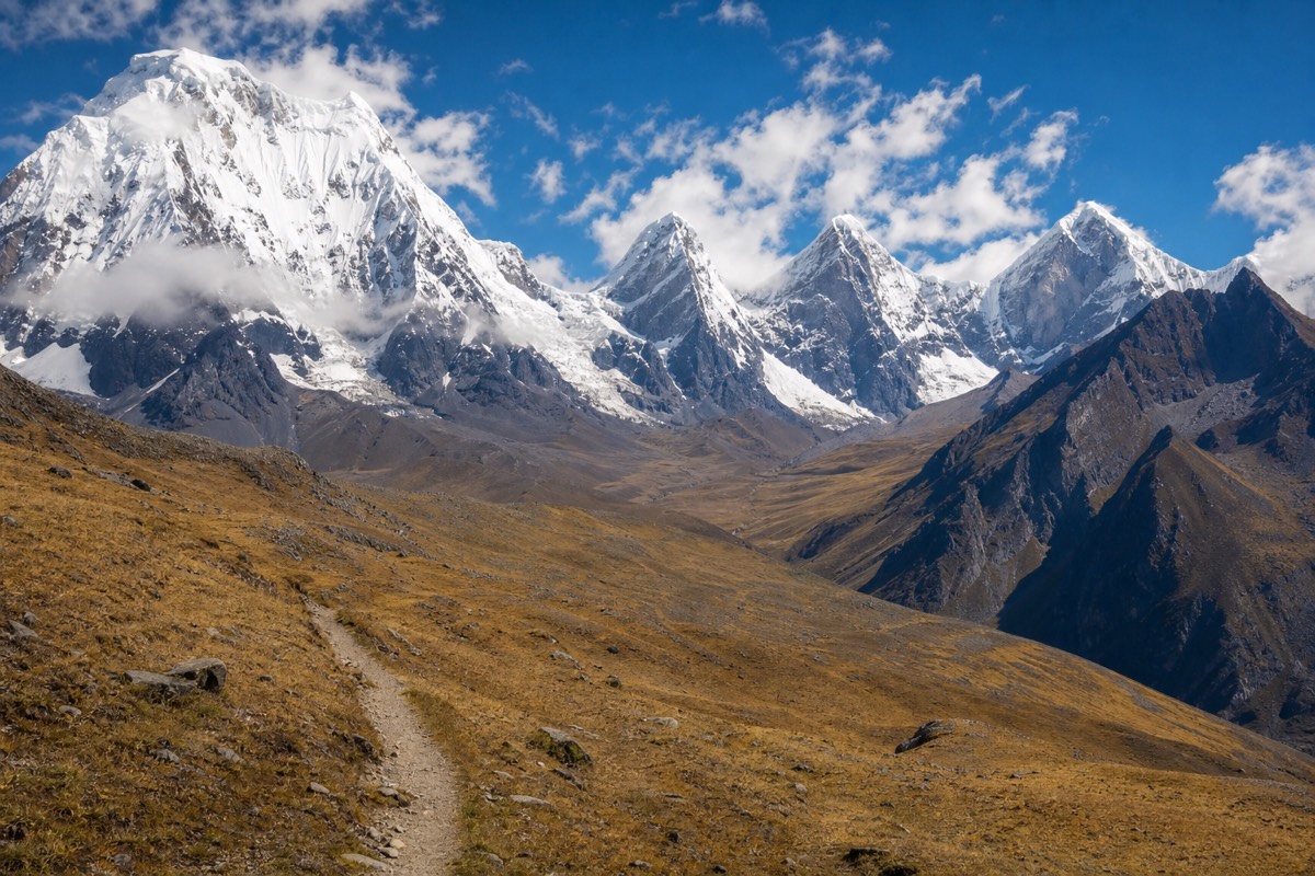 The snow-capped peaks of the Cordillera Huayhuash mountain circuit